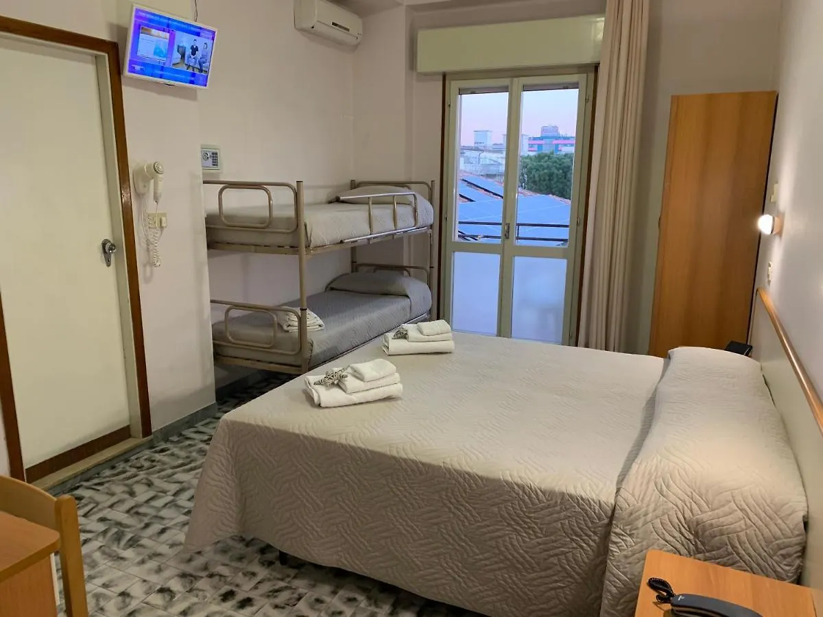 Hotel Levante Convenzionato Oltremare E Italia In Miniatura Riccione 2*,